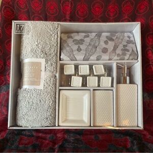 Elegant Home Bath Set in Cream